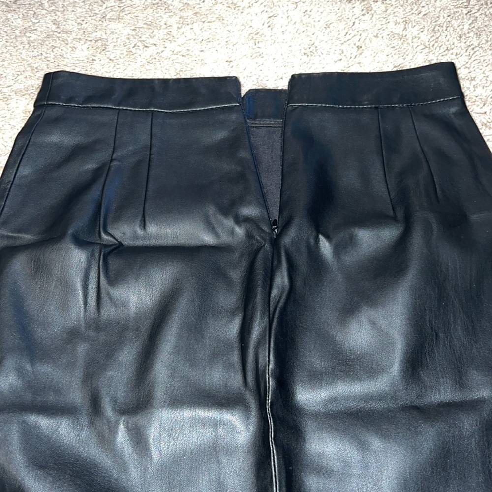 Zara Basic Size Medium Knee Length Faux Leather S… - image 5